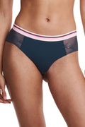 paola-shorty-122907-0.jpg