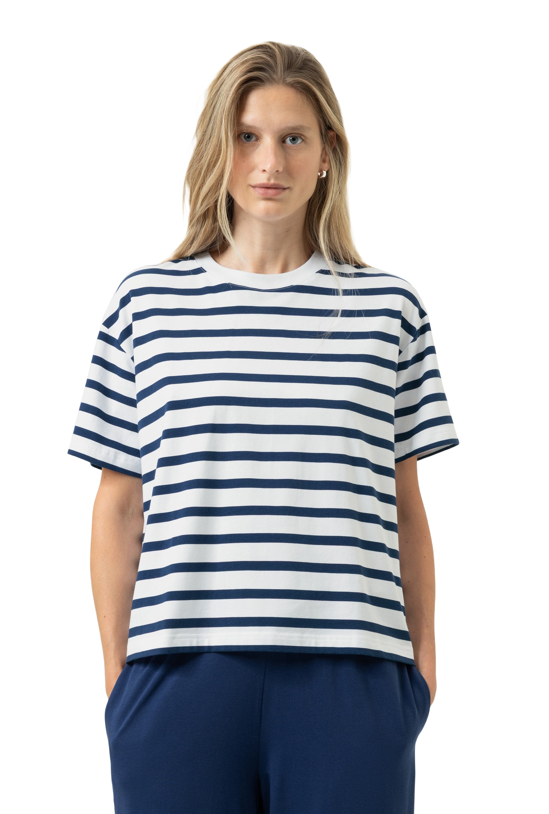 t-shirt-136433-0.jpg