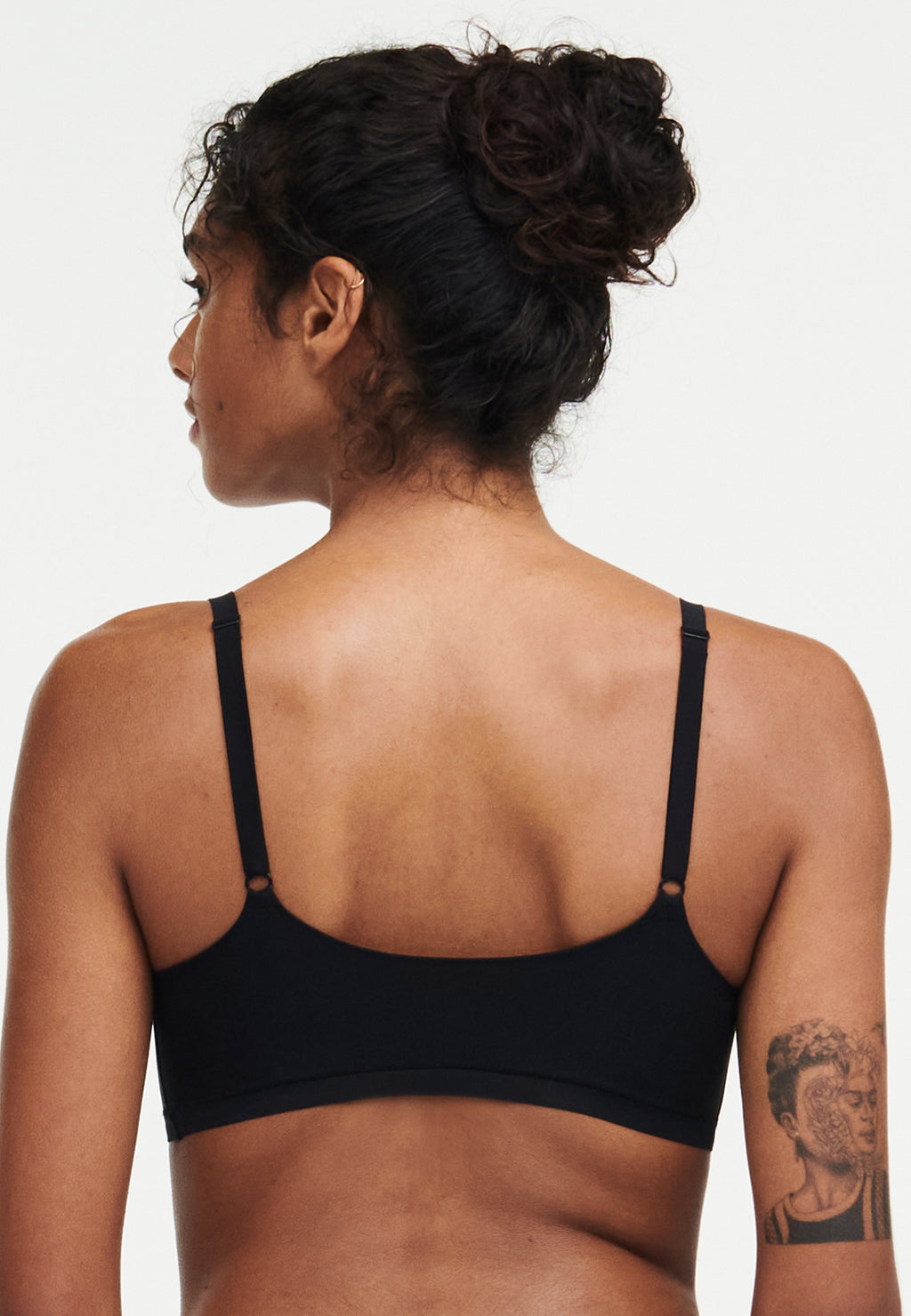 bralette-mit-schmalen-tr-gern-softstretch-farbe-schwarz-124548-1.jpg