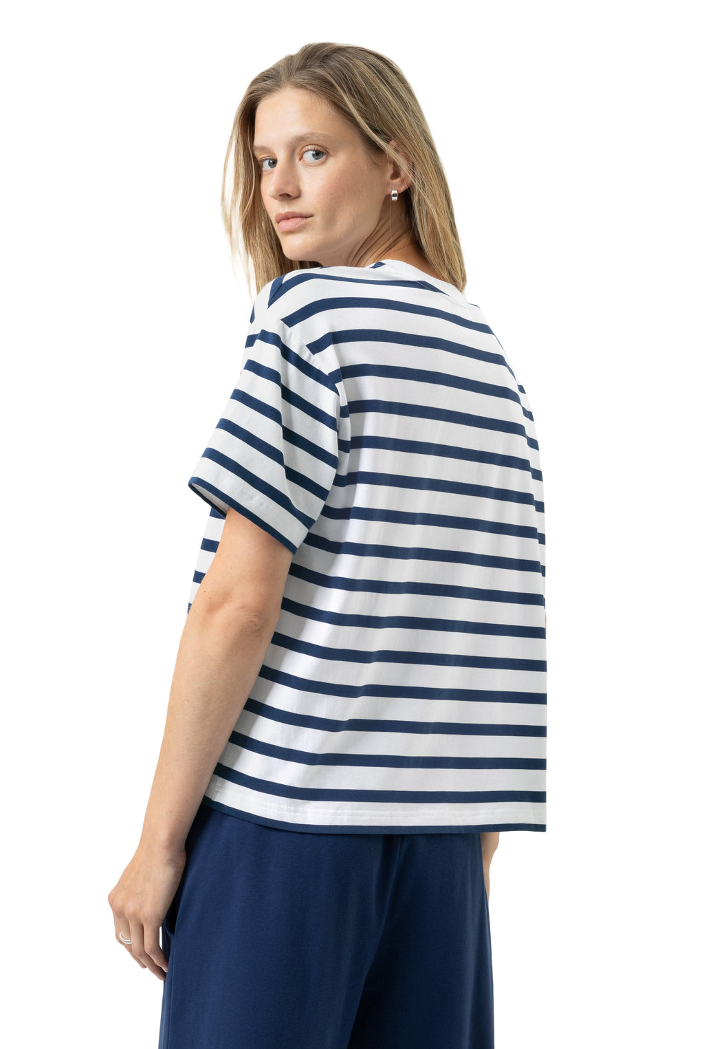t-shirt-136433-1.jpg