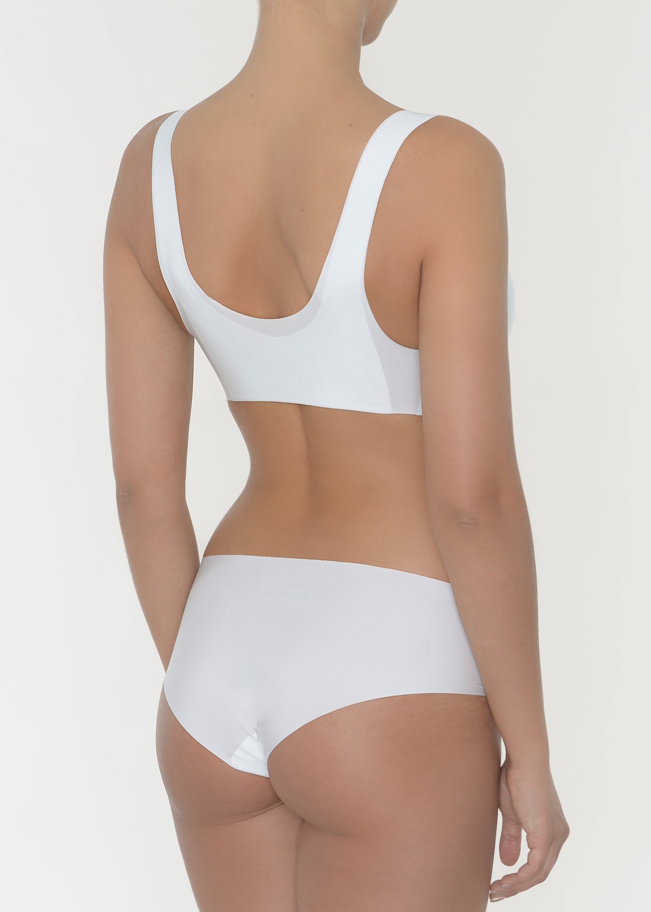 bralette-zero-feel-farbe-weiss-83523-2.jpg