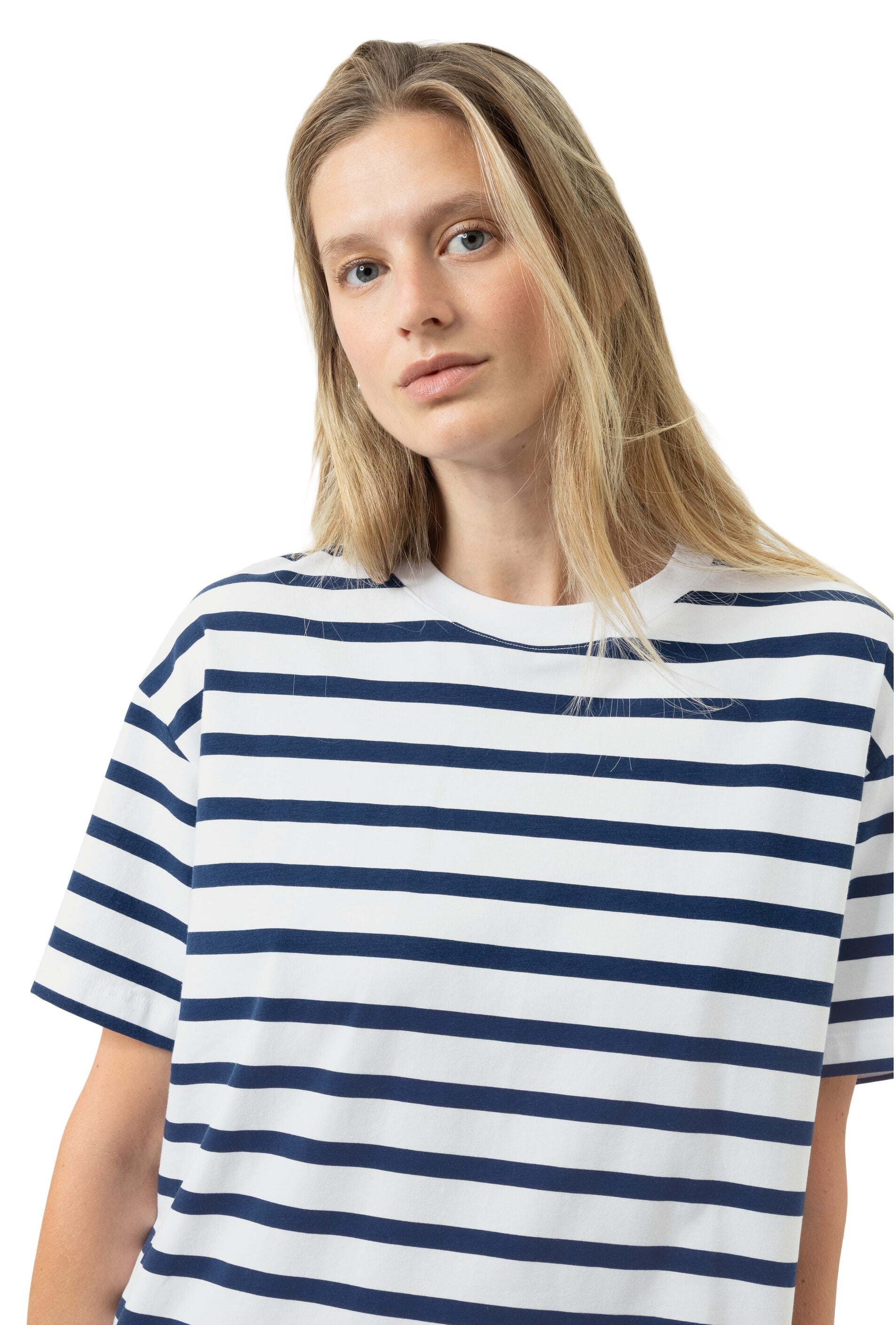 t-shirt-136433-2.jpg