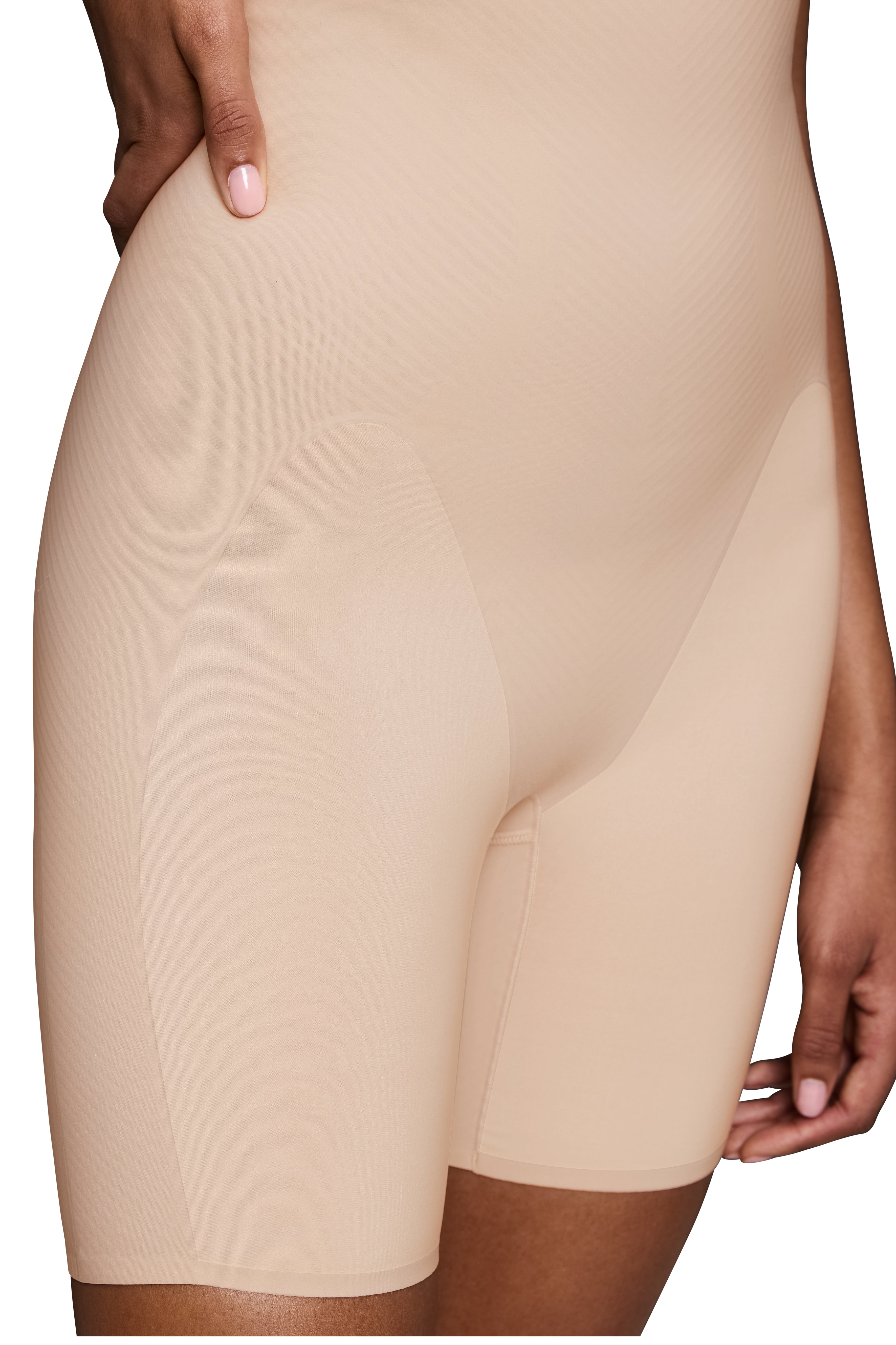 bmu-illusion-curve-super-hw-mid-thi-135232-3.jpg
